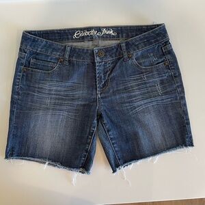 Celebrity Pink Women's Jean Shorts - Dark Blue Size 9 see measurements